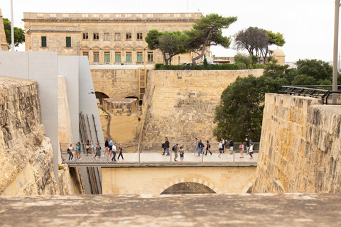 Avventura in famiglia a La Valletta: Passeggiata storica e divertente