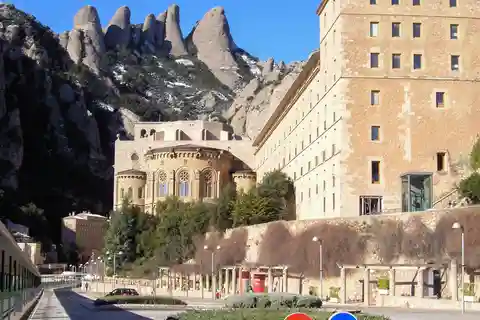 Montserrat: 6-godzinna wycieczka z 3 poziomami wędrówek do wyboru