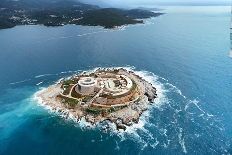 Kotor: excursión en lancha motora con visita a la Cueva Azul y la bahía de BokaKotor: excursión privada en lancha rápida con visita a la Cueva Azul y la bahía de Boka
