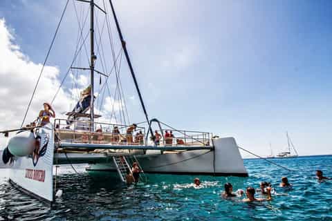 La Graciosa: Rejs na wyspę z lunchem i atrakcjami wodnymi
