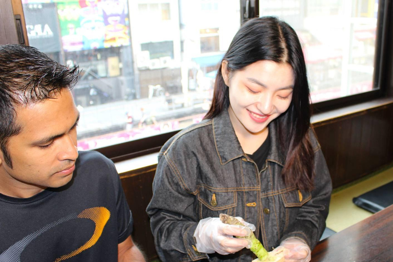 Osaka Dotonbori: Hand Roll Sushi Experience