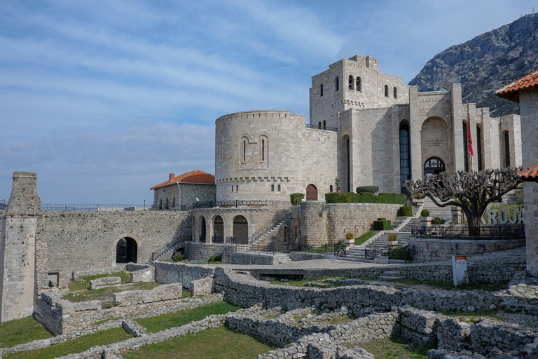 Au départ de Tirana/Durres/Golem : Kruja, Shkoder et Shiroka (excursion d&#039;une journée)