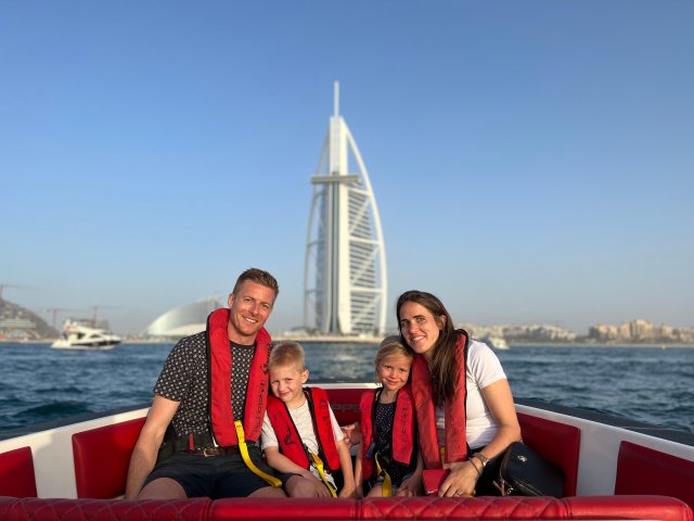 Dubai: Marina Sightseeing Cruise with Commentary and Water