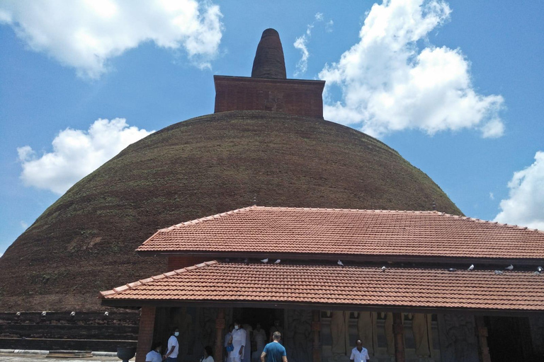 3. Anuradhapura Antigua ciudad Visita guiada de un día desde Kandy