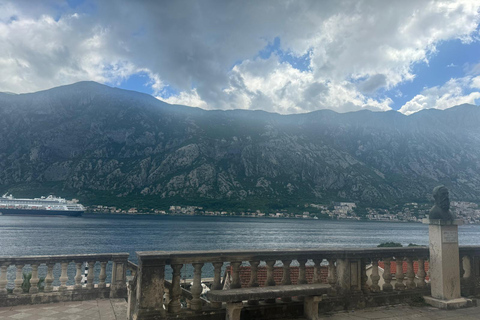 Kotor: eTukTuk Tour with Prčanj, Tivat, and Trojica Hill