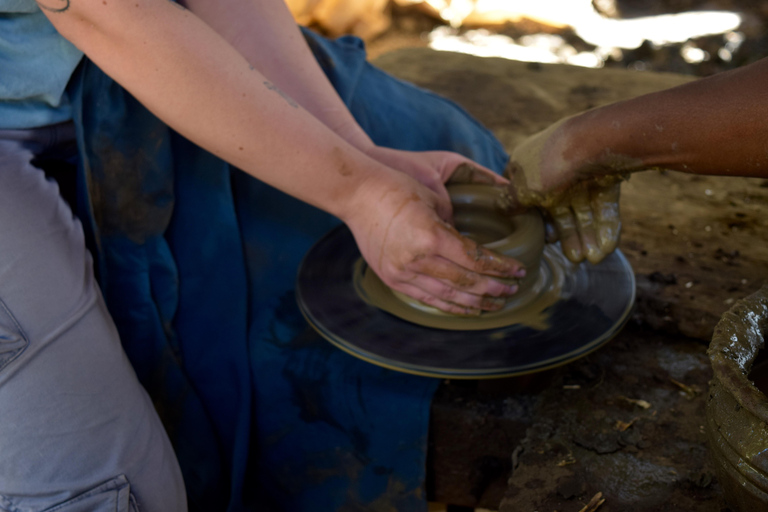 Arusha: TöpferkursKaffee Tour, Mittagessen und Töpferkurs