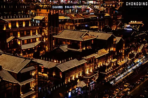 Chongqing: Verlichte Nachttour met Cruise of Hot Pot