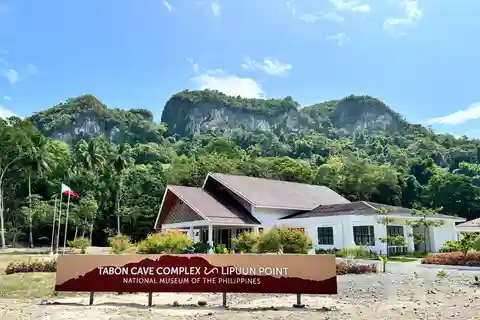 From Puerto Princesa: Tabon Cave Day Tour with lunch