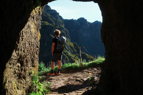 Pico do Arieiro to Pico Ruivo Hike with Transfer & Ticket