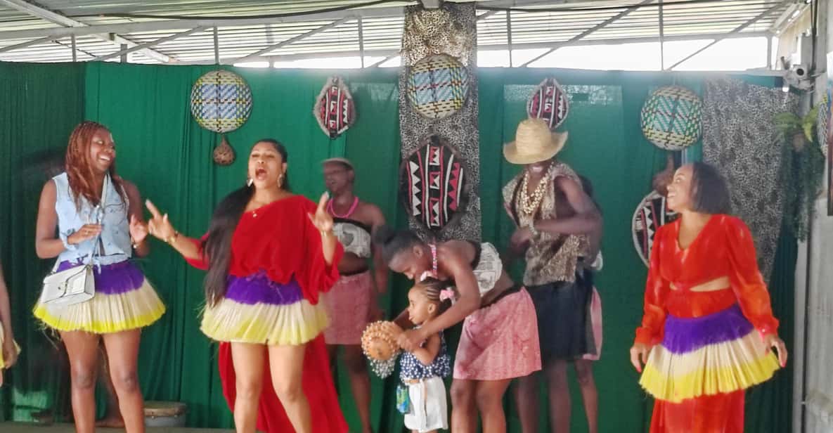 Afbeelding 3 van Giraffen-centrum, Blixen-museum en traditionele dansshow