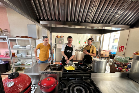 Alicante:Evening Spanish Tapas Cooking Class with Live Music 1 Extra Drink