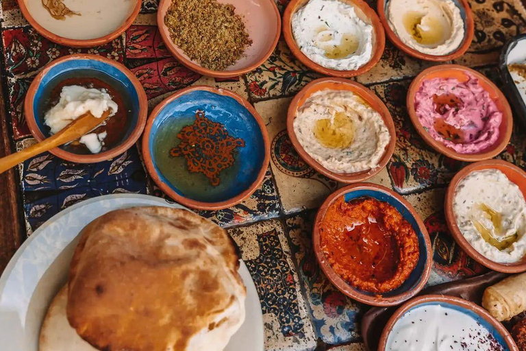 Istanbul: Guided Food Walking Tour with Tastings