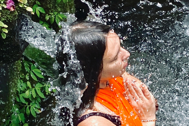 Ubud: Water Purification at Pura Mengening (All included) Group Experience with transport