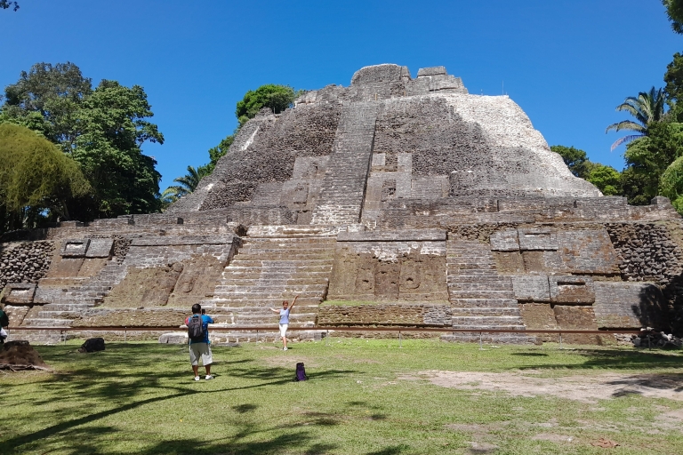 Belize City: Lamanai Maya Ruinen & Flussbootsafari mit MittagessenTour mit Abholung von Belize City Hotels