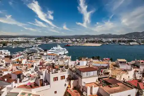 Sonne, Meer und Geschichten: Private Ibiza Rundgang Tour