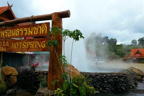 Från Chiang Mai : Vita och blå tempel och Lalita Cafe