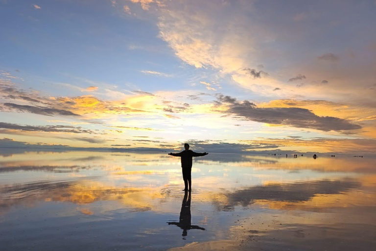 From Uyuni: Salt Flat Experience with Sunset, Lunch Included, and Wine