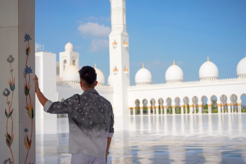 Desde Dubai: Excursión de un día a Abu Dhabi y la Mezquita del Jeque Zayed en todoterrenoVisita compartida en inglés