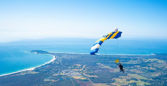 From Gold Coast: Tandem Skydive Experience over Byron Bay