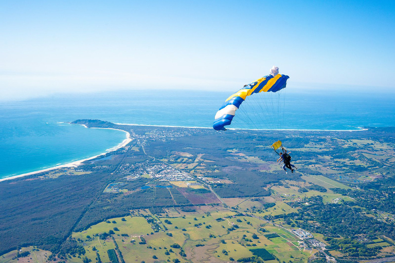 From Gold Coast: Tandem Skydive Byron Bay with Transfers Weekend Byron Bay Tandem Skydive + Gold Coast Transfer