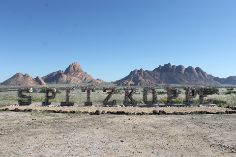 Swakopmund: Maanvallei, Spitzkoppe en schipbreuk combinatietourSwakopmund: Moonvalley, Spitzkoppe en Shipwreck-combinatietour
