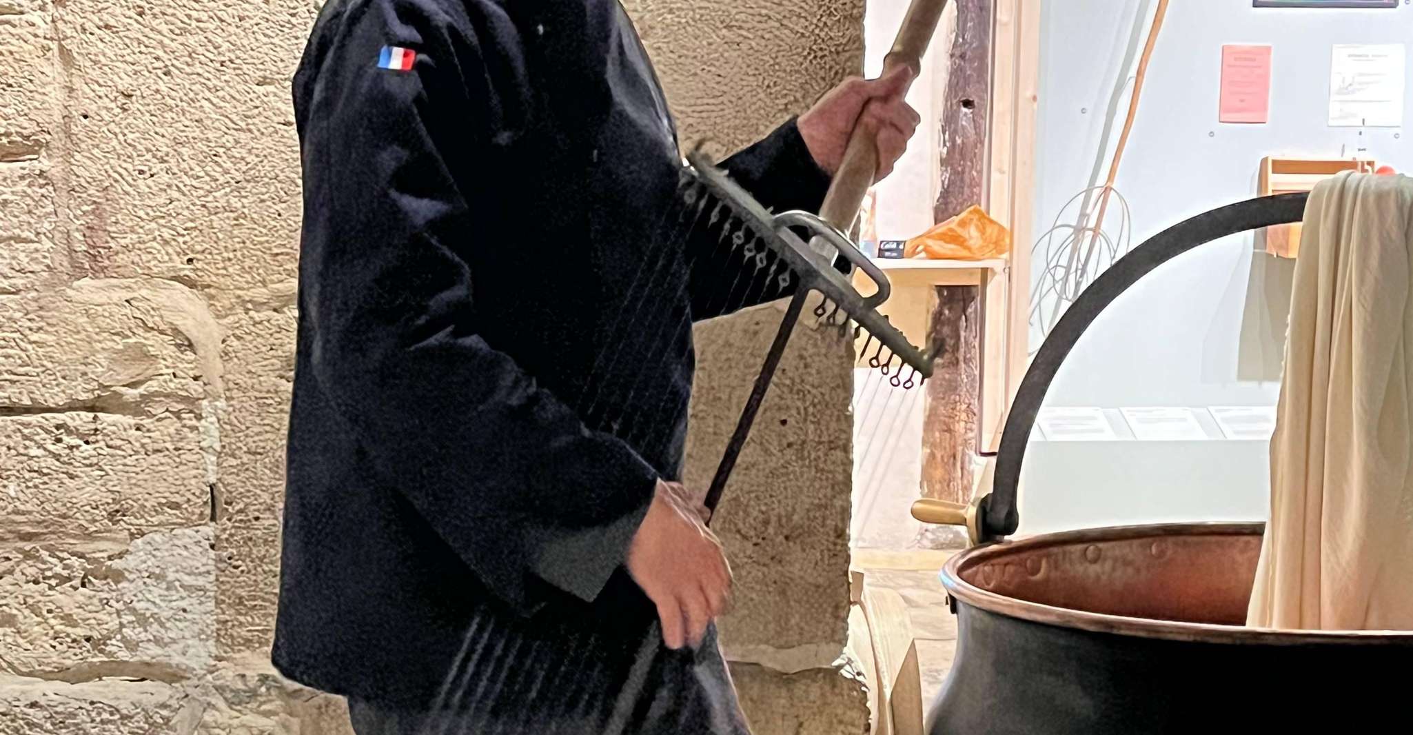 Paris: Living Cheese Museum Guided Tour with Cheese Tasting photo 10