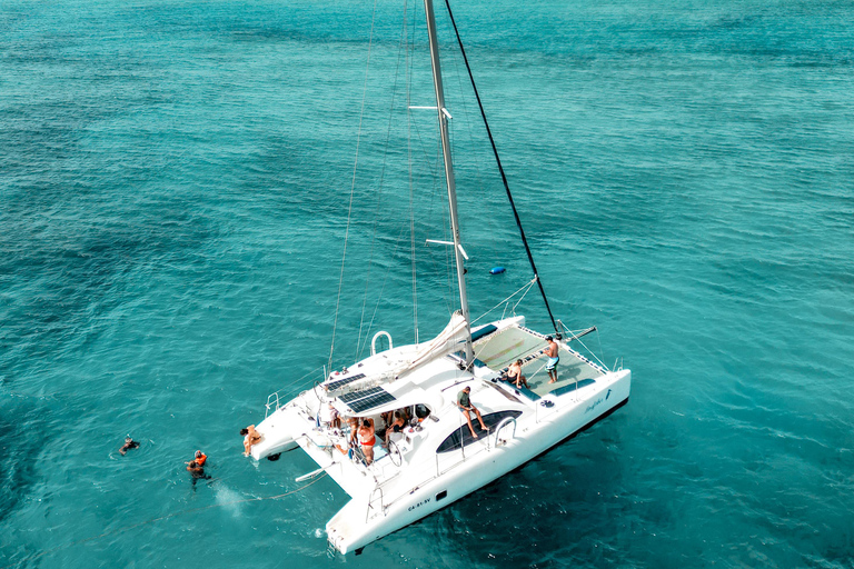 3-godzinna przygoda katamaranem na wodach wyspy Sal