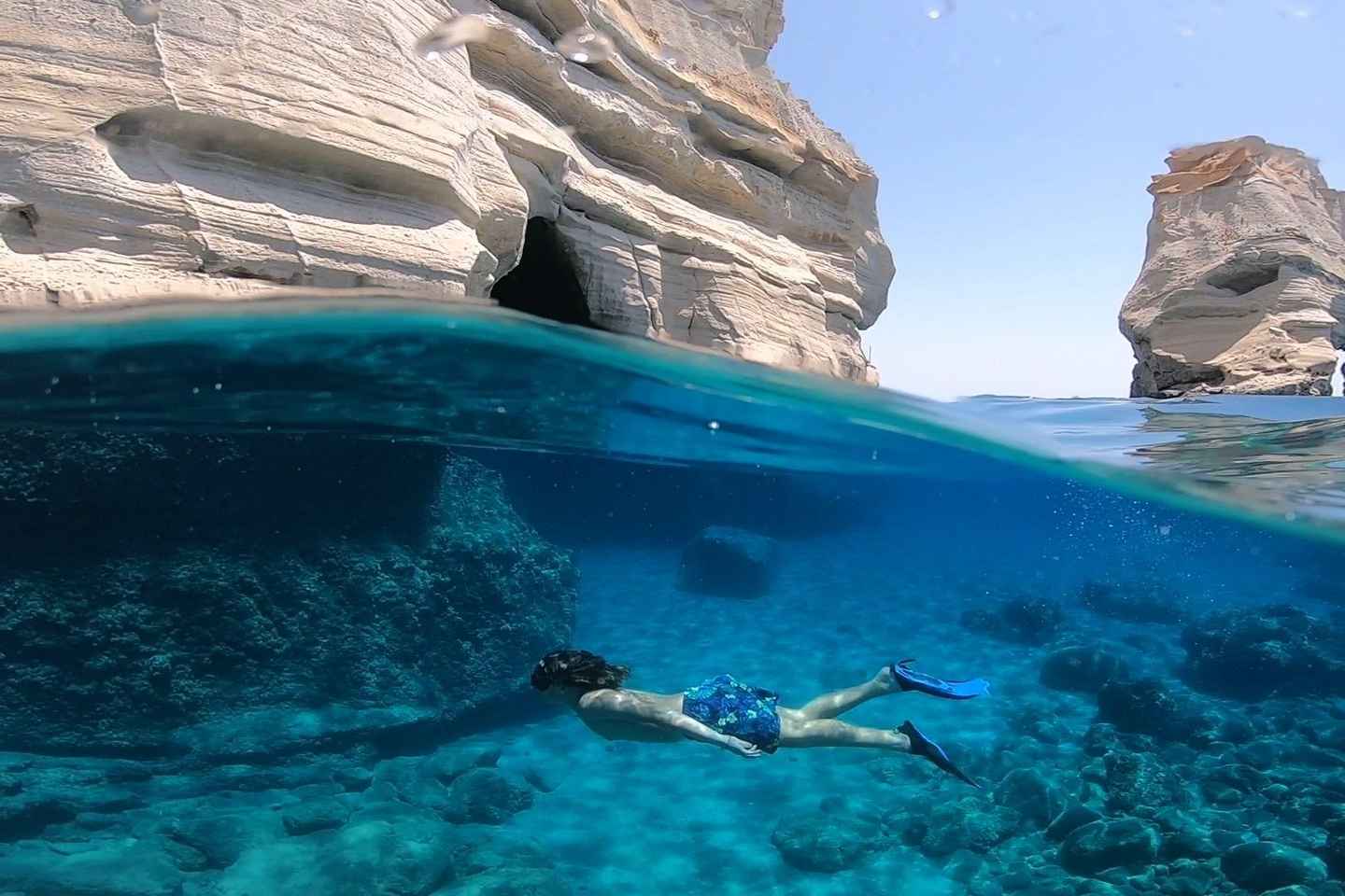 Adamantas: Gita in Barca a Milos e Poliegos con Pranzo