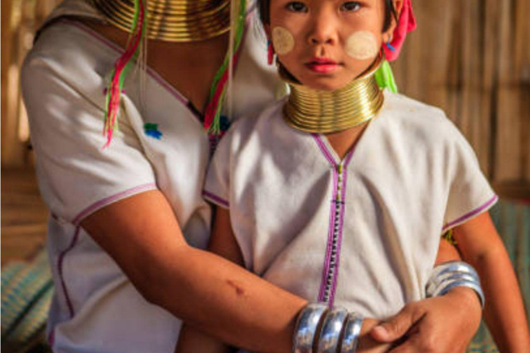 Chiang Rai: Templi bianchi, blu e rossi e tour del collo lungo