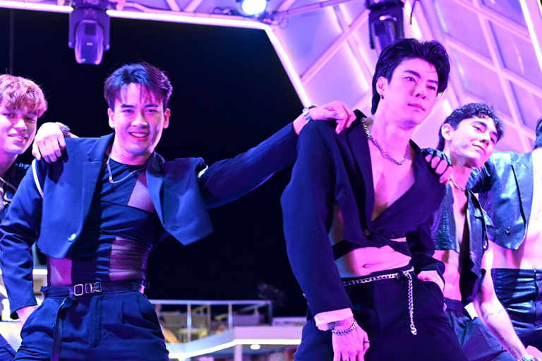 Pattaya Ocean Sky i Oriental Princess｜Kolacja w formie bufetu + odbiórStandard Ocean Sky Cruise Seat｜Free Hotel Pickup &amp; Drop-off