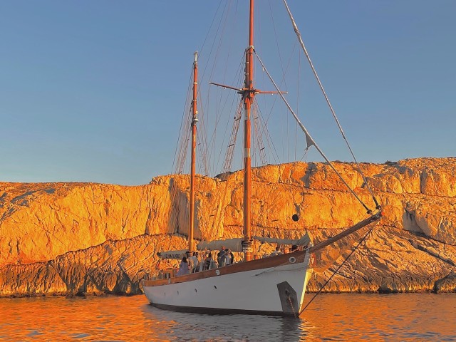 Visit Marseille Sunset Sailing Dinner in the Frioul Archipelago in Marseille