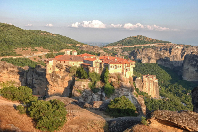 Athènes : Thermopylae, Delphes et Météores (visite privée avec repas)Excion d&#039;une journée à Delphes et aux Météores au départ d&#039;Athènes