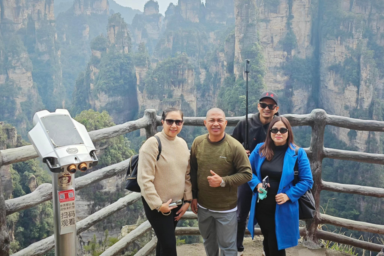 Private Tour Guide Service with Commentary in Zhangjiajie Private Guide (Spanish) – Per Day