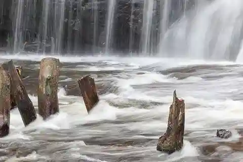 Siem Reap: Kulen Waterfall and 1000 Linga River Tour