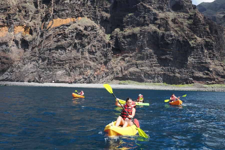 Teneriffa: Komplette Tour mit Kajak, Schnorcheln und Boot zur Bucht von Masca. Foto: GetYourGuide
