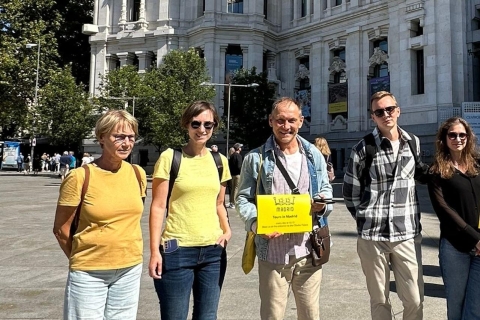 15:15 in Madrid: Guided City Walking Tour with Small Group