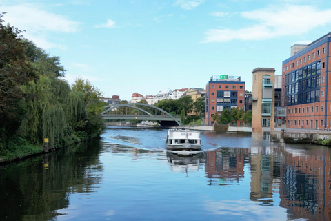 Berlin: Sightseeing Cruise from Berlin Main Station