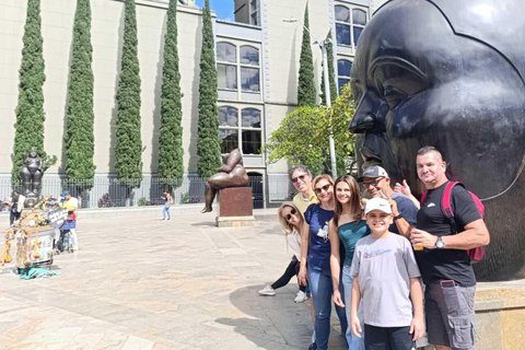 Medellín Through Time – City Sightseeing Tour | Subway, Metrocable, and Historic Center