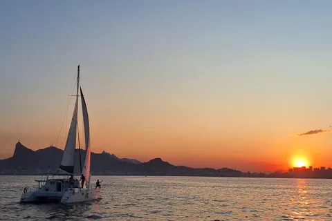 Rio de Janeiro: 3 hours Shared Catamaran Sailing Tour