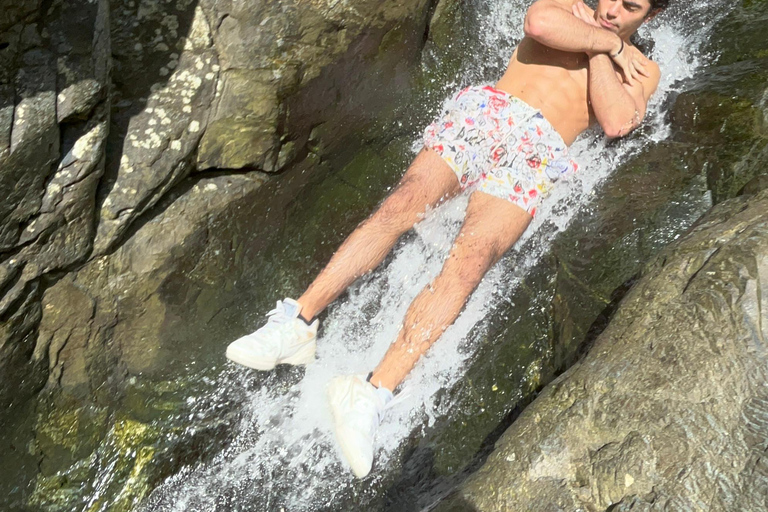 Fajardo : randonnée dans la forêt d'El Yunque, chutes d'eau et toboggan aquatiqueFajardo : Randonnée dans la forêt d'El Yunque, chutes d'eau et toboggan aquatique