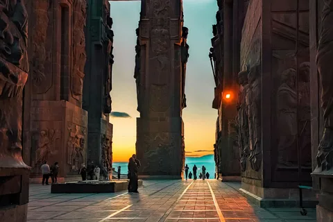 Tbilisi: Transfer & Guided Tour to The Georgian Stonehenge