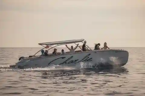 Котор: Голубая пещера с островом Которская бухта и подводные туннели