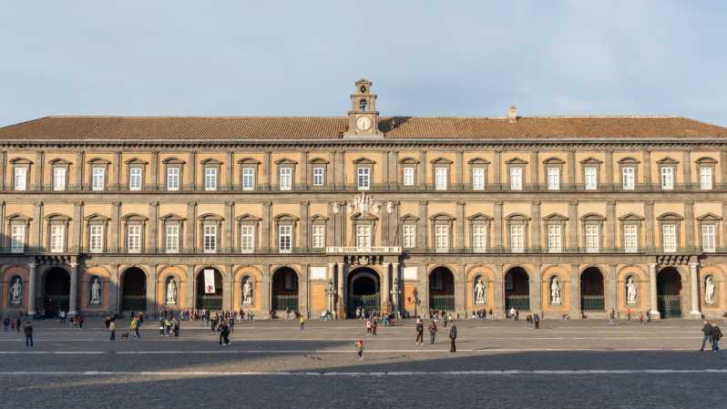 Napoli: Ingresso al Palazzo Reale, audioguida e cartolina