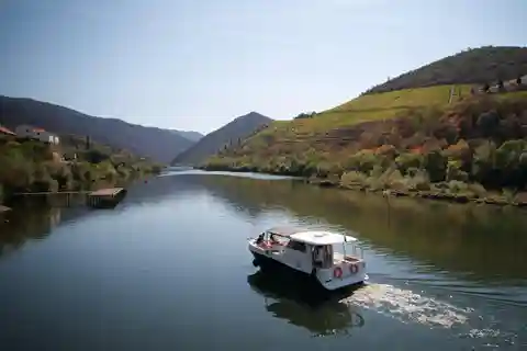 Pinhão: Tour en barco por el Duero con almuerzo