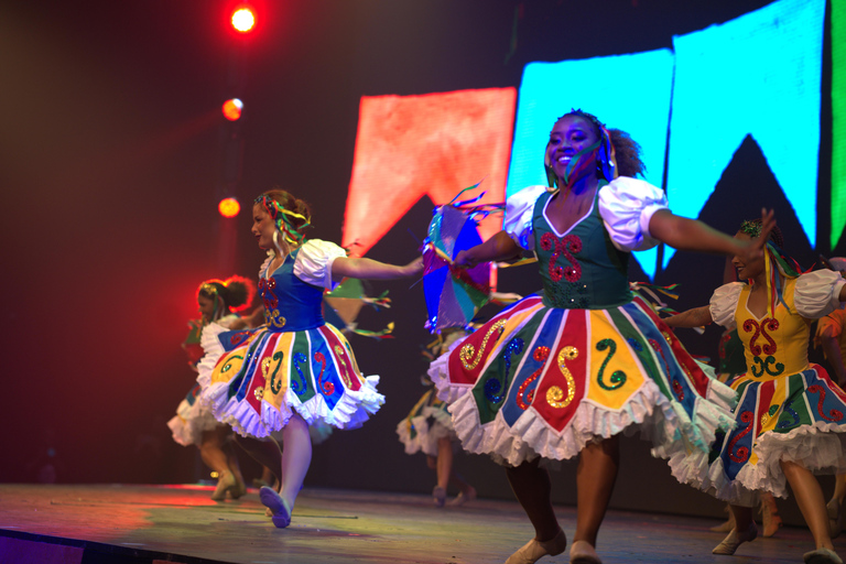 RIO: ROXY DINNER SHOW: DINNER AND A SHOW THAT HUGS