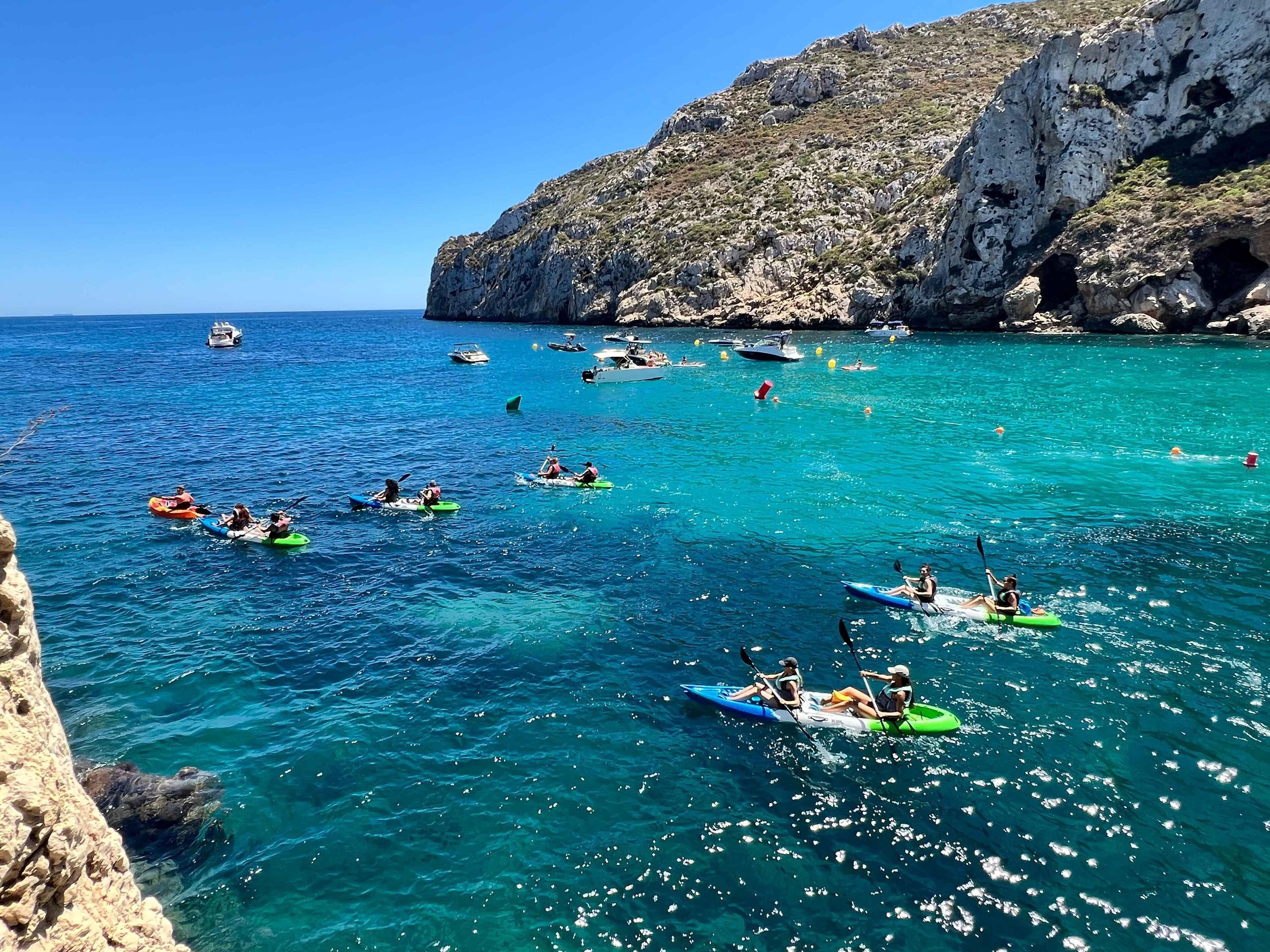 Kayak Granadella Geführte Tour durch Höhlen und Buchten in Caló
