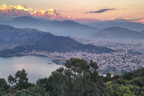 Pokhara: Wanderung vom Damside zur Stupa und Stadtrundfahrt
