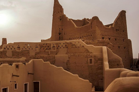 Découvrez le riche patrimoine de Diriyah, la ville de la Terre.