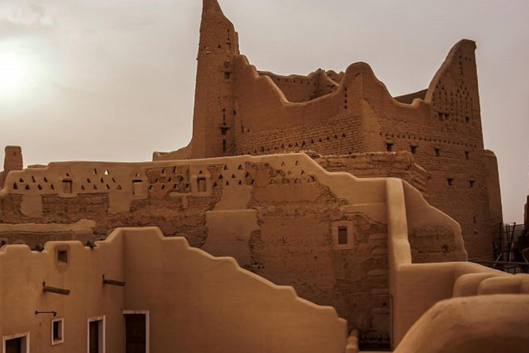 Découvrez le riche patrimoine de Diriyah, la ville de la Terre.