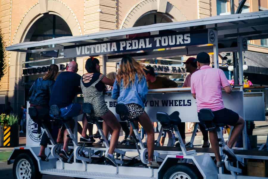 Victoria: Geführte Kneipentour mit dem Tretmobil. Foto: GetYourGuide